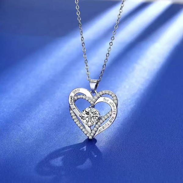 Fashion Heart Diamond-Studded Pendant Necklace