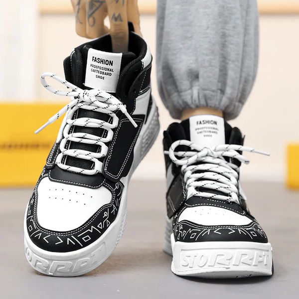 YM College CO1 Sneakers