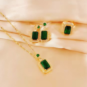 Collar-Length Emerald Necklace