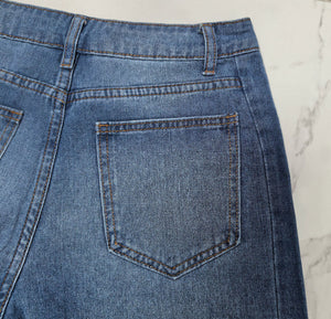 Mid-waisted Raw Edge Hem Jeans